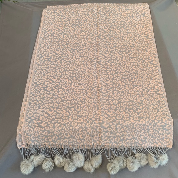 Beautiful Blanket Scarf - Picture 5 of 6